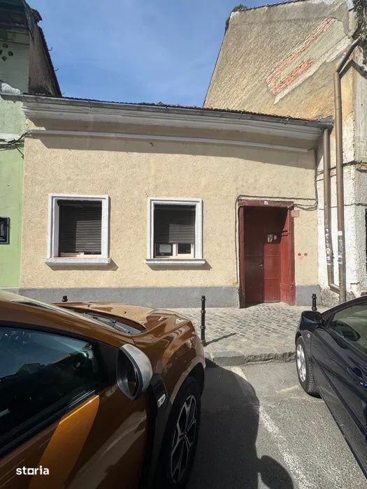 Casa 2 camere ,deschidere stradala , potential comercial ultracentral