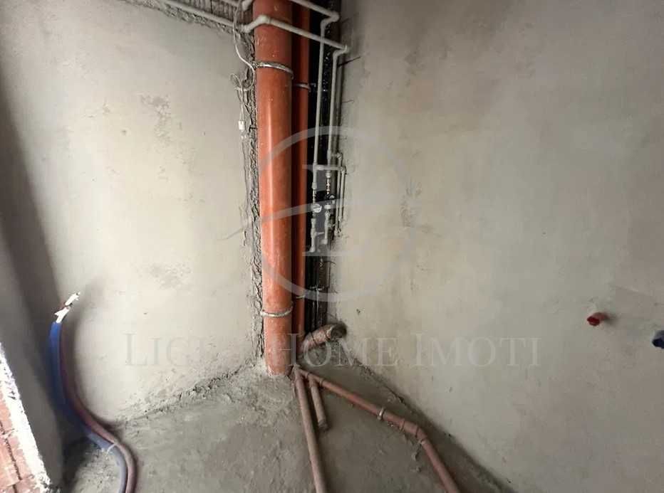 Продава се Тристаен апартамент в Пловдив, Тракия - 100 кв.м за 1570 €/кв.м - Снимка #3