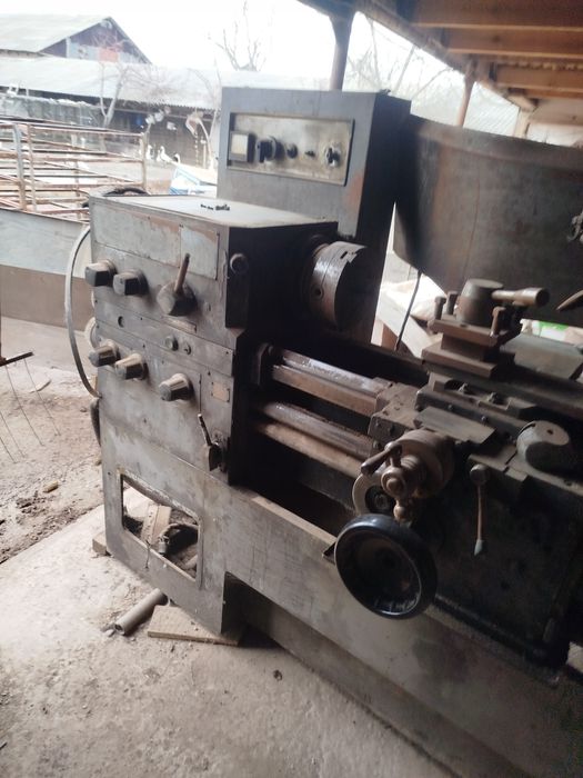 Продаётся токарный станок