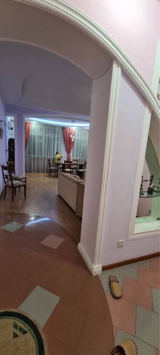 ПОПУГАЙЧИКИ продается 3 комн квартира Госпитальный