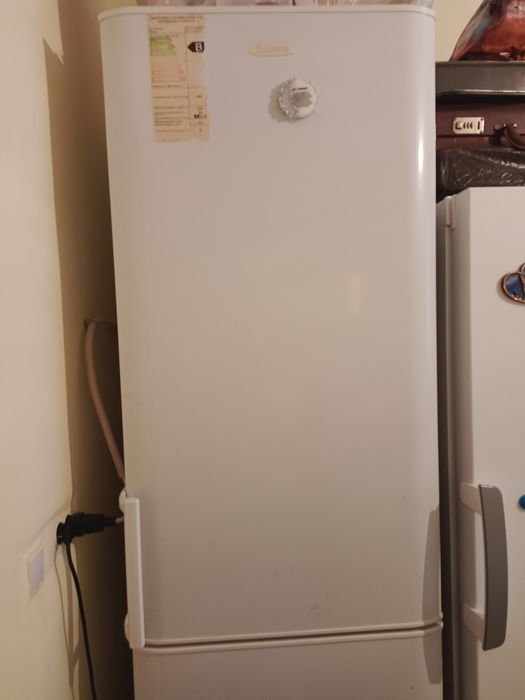 Продаю холодильник