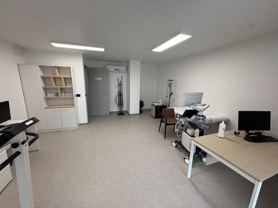 Дава се под наем Офис в Бургас, Ветрен - 20 кв.м за 255 € - Снимка #3