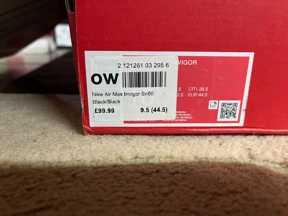 Nike air max invigor black