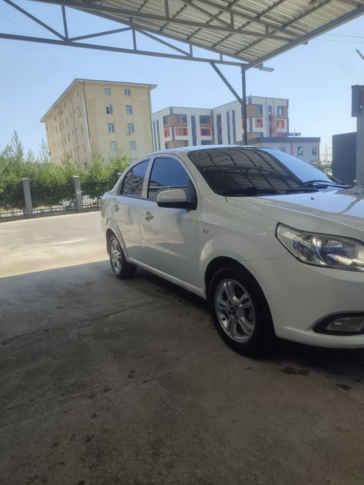 Nexia3 2018 avtomat  266ming yurgan kraska bor 4ta yangi yumshoq balon