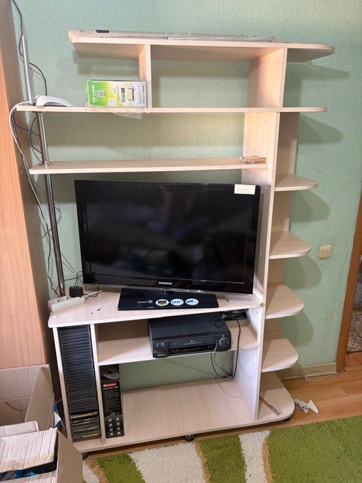 Продам стеллаж для телевизора