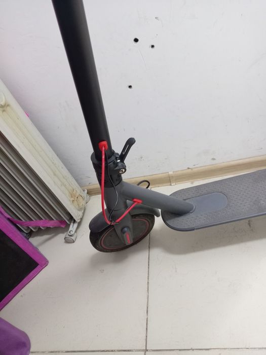 Продам Электросамокат Xiaomi m365