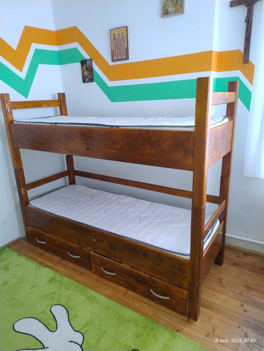 2 Paturi suprapuse  si covor pentru camera copii