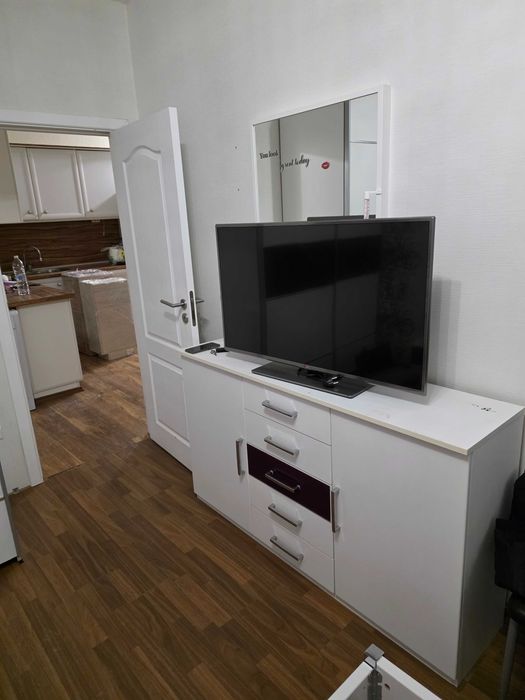 Мебели за спалня (легло, гардероб, шкаф и 2 нощни шкафчета)