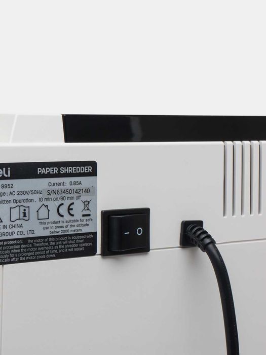 Уничтожитель бумаг Deli 9952 23л 9,3кг