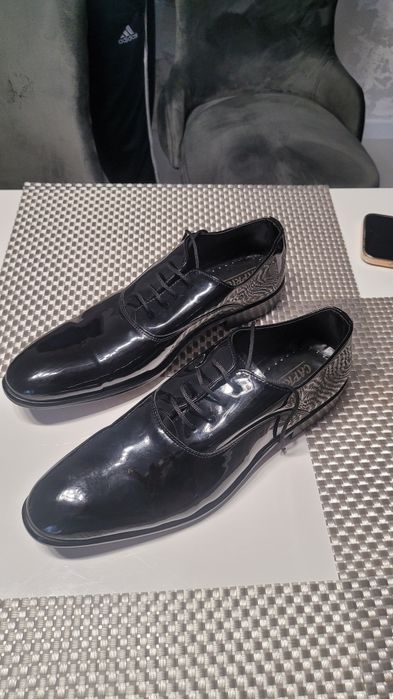 Pantofi bărbați de vânzare