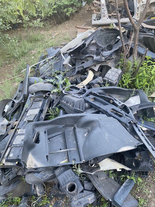 Срочно . Оптом . Автозапчасти на разных марков .