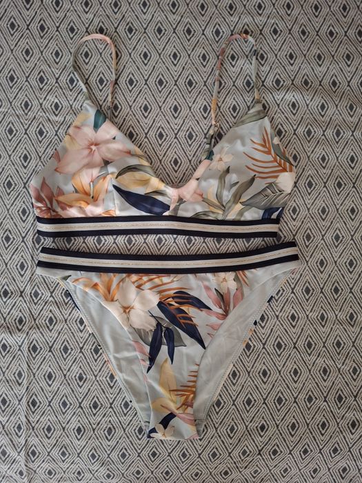 Бански и плажна рокля