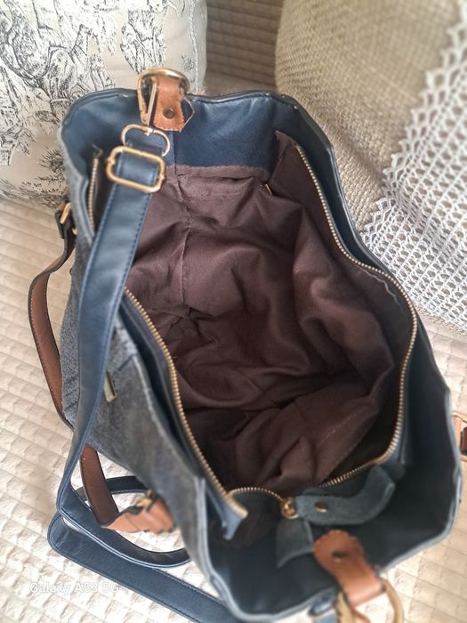 Geanta bleumarin, marime medie