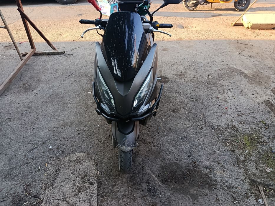 Skuter sotiladi. 150 sm/kub. GST mator. Nomer tex paport