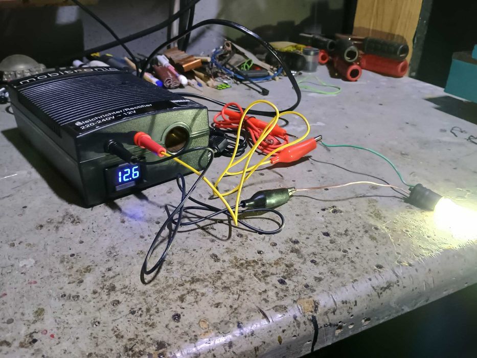 Sursa/ transformator/ alimentator 12 v - 5 A,