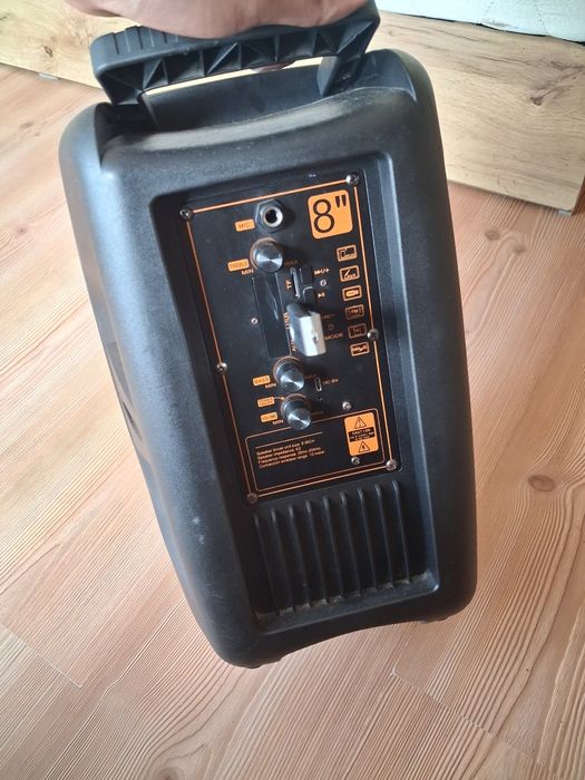 Продавам малка караоке колонка, много удобна за партита и събирания. З