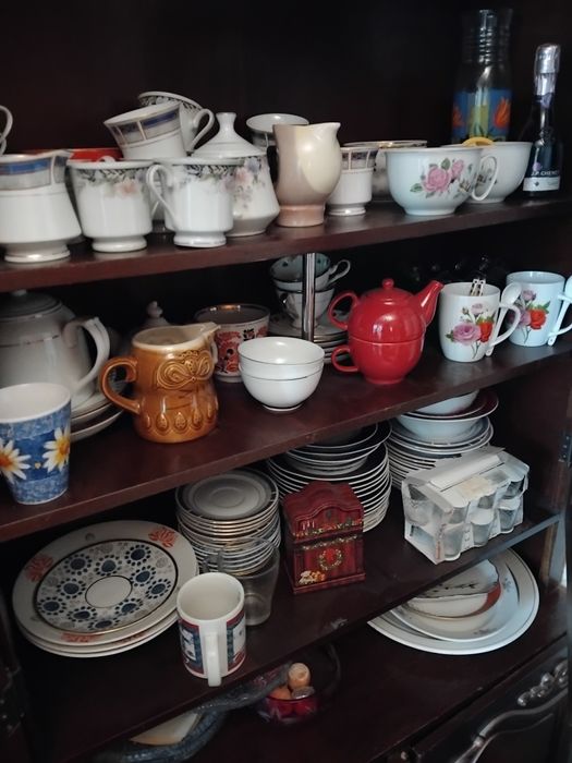 Продам посуду в хорошем состоянии.