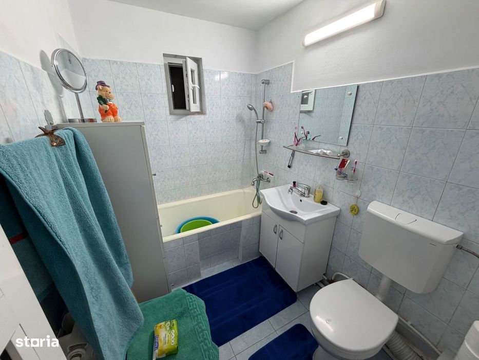 Apartament 2 camere, decomandat - zona Cetate