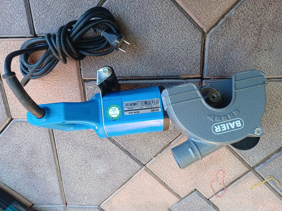 Masina de făcut caneluri  BAIER   BDN  452