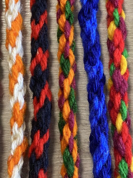 Вълнени ръчно изработени коланчета