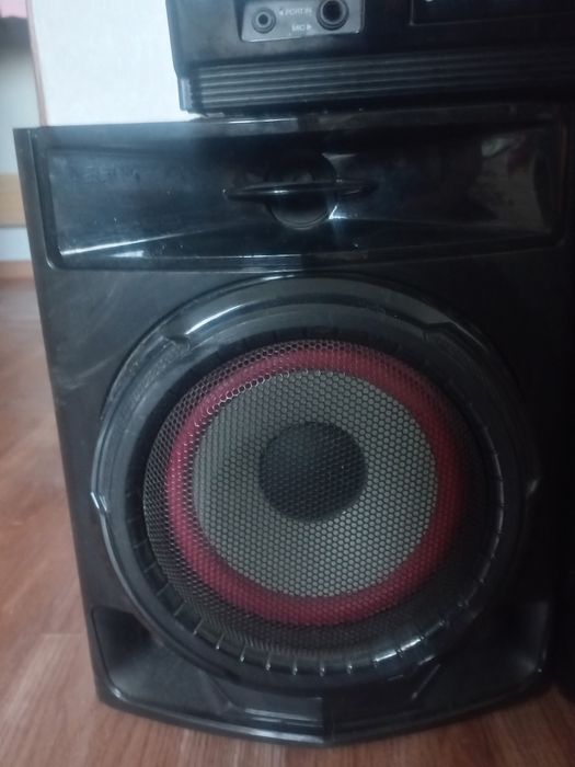 Продам колонки LG