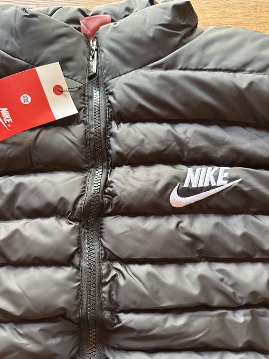 Мъжки,черен елек Nike с бродирано лого ГОЛЕМИ РАЗМЕРИ