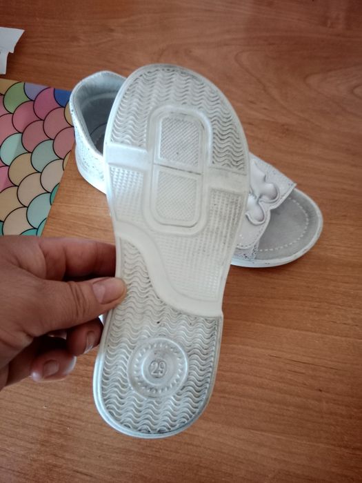 Сандалии на девочку