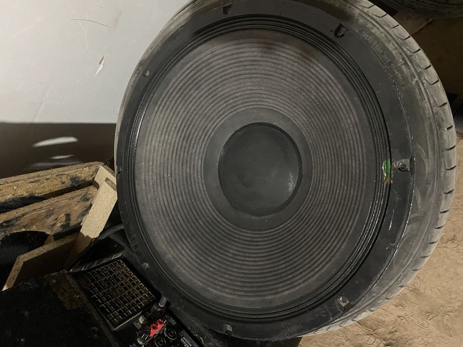 Манитор динамик оргинал 18дйум 2241