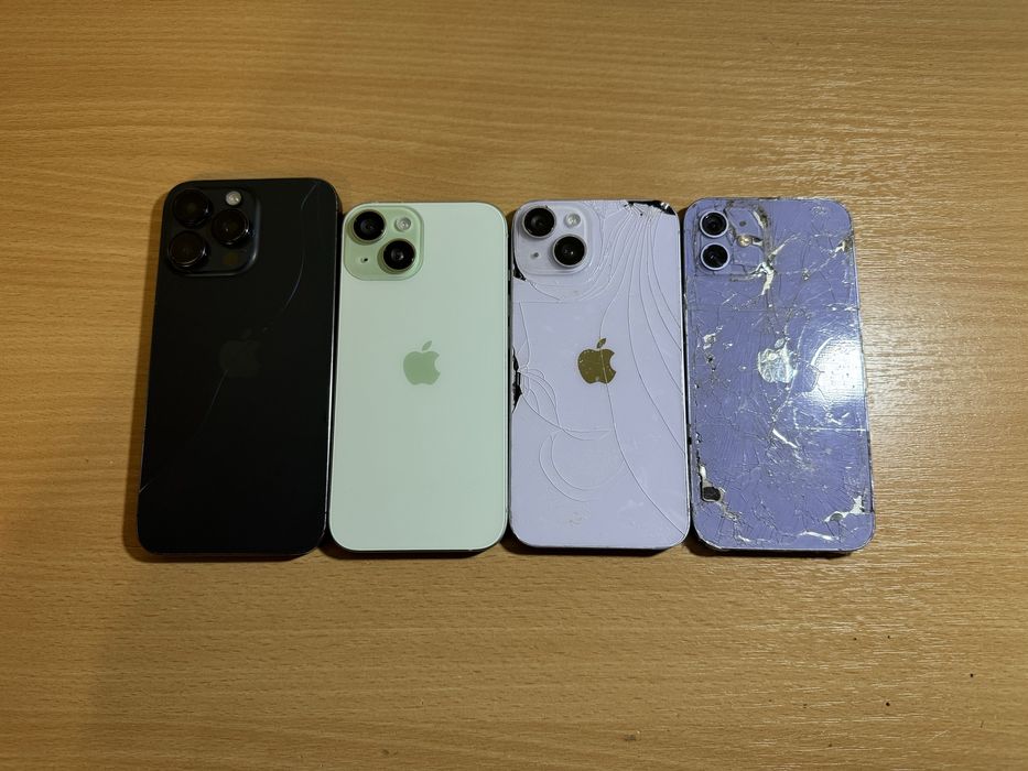 Пакет от 4 iPhone - за части
