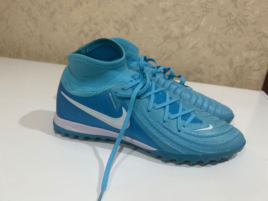Бутсы Nike fantomluna