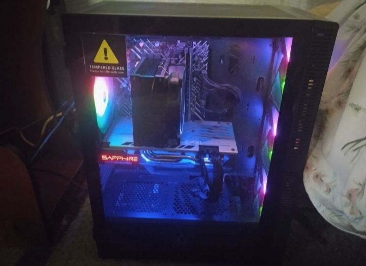 Комютр игровой i5 12th, rx590 8gb karta, 27 manitor 165hz, ssd 1tb