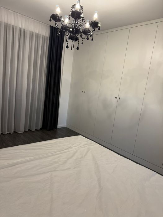 Inchiriez apartament