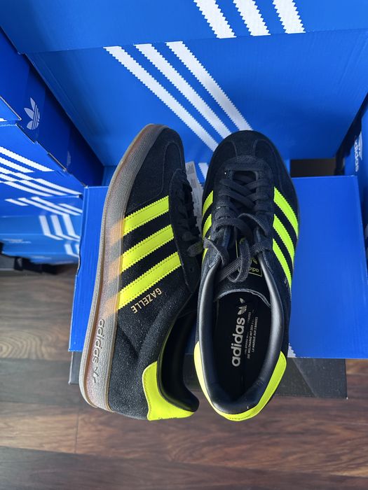 *Чисто Нови* Adidas Gazelle Indoor *Core Black & Solar Neon*