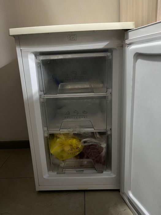 Морозильник ! Продам только для реального клиента