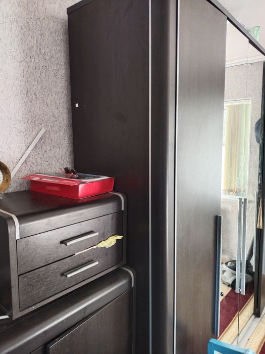 Срочно продам диван и спальный гарнитур