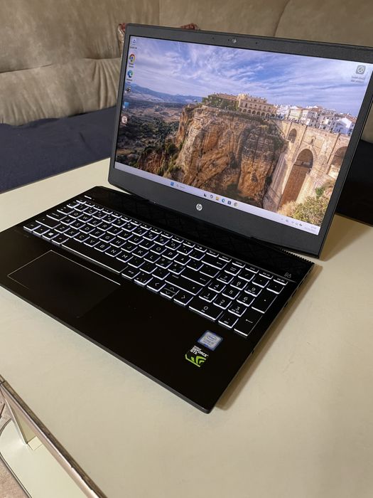 Laptop Gaming HP Omen, GTX 1050Ti, 16gb ram, i5-8300H, ssd