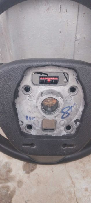 Продавам ОРИГИНАЛЕН волан за опел МОКА