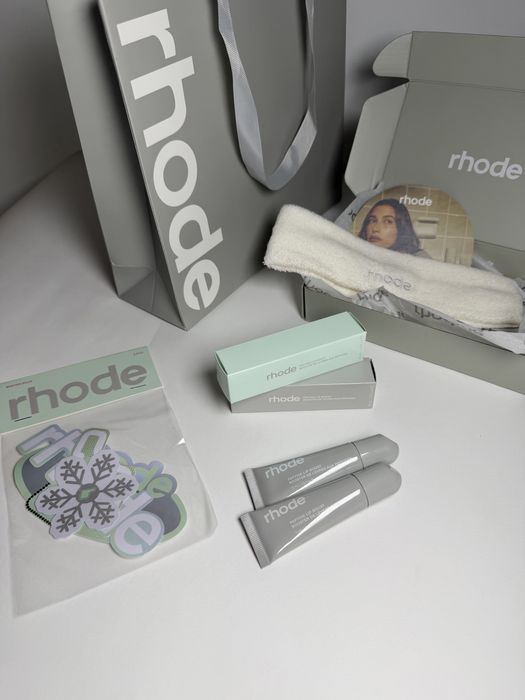 Rhode Peptide Lip Boost - оригинална пептидна маска за устни / Lip Plumper за хидратация, изглаждане и по-плътен, обемен вид, Unscented и Sugarmint