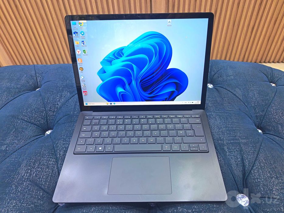 Microsoft Surface Laptop 4  core i7 11-th sensor