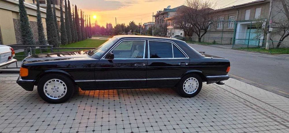 MERCEDES-BENZ W126 diplomat