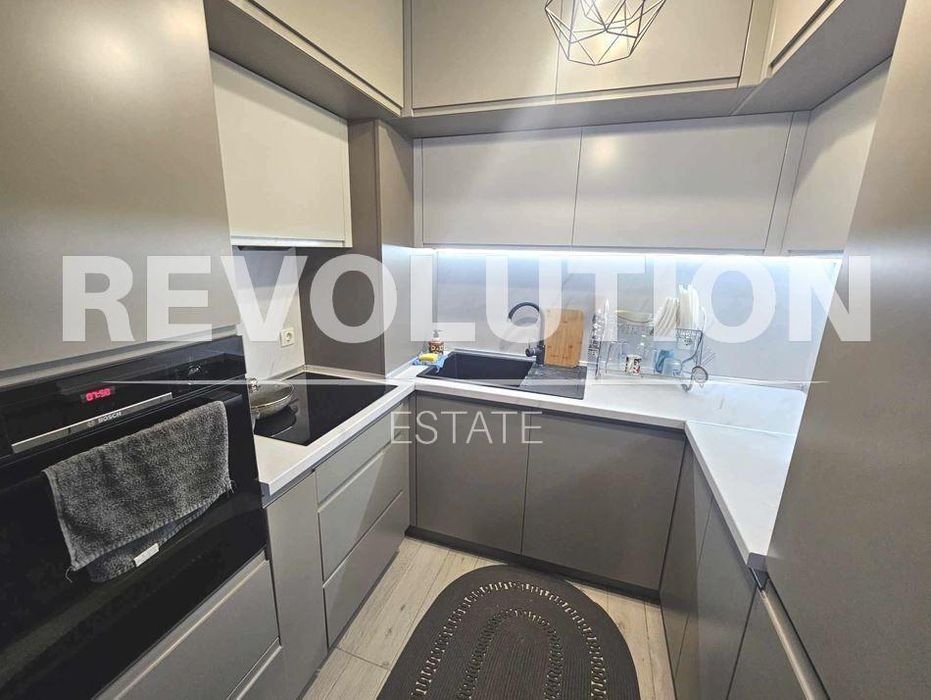 Дава се под наем Двустаен апартамент в Варна, Бриз - 78 кв.м за 900 € - Снимка #2