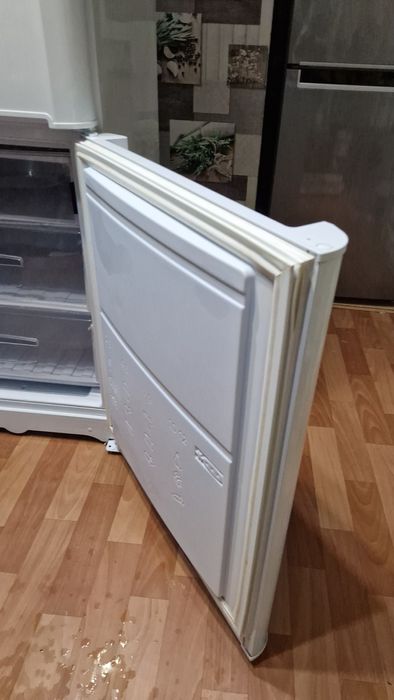 Продаётся холодильник indesid