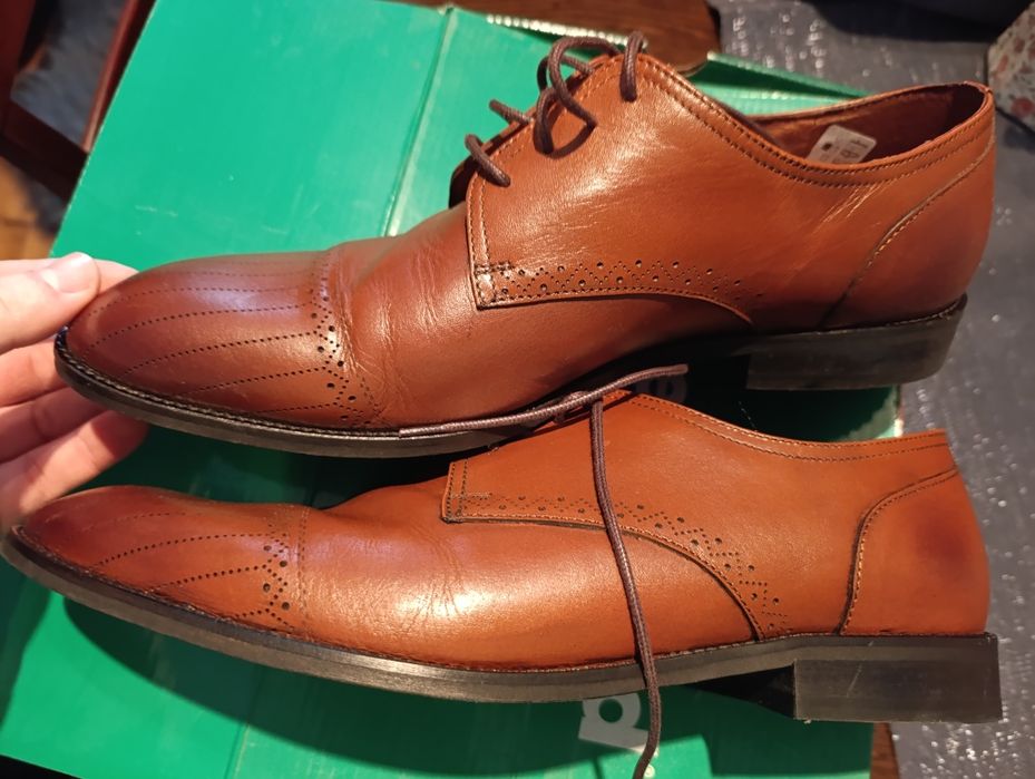 Vand pantofi barbati marimea 43 noi
