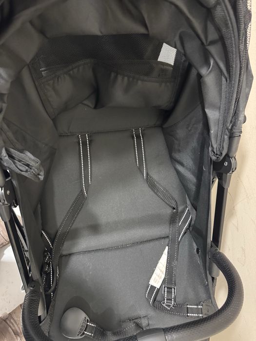 Продам коляску черного цвета