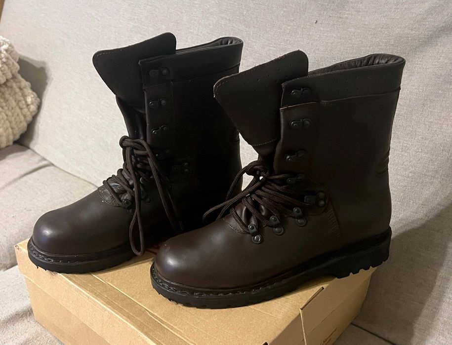 Bocanci militari maro din piele Armata Romana NOI marime 28.5