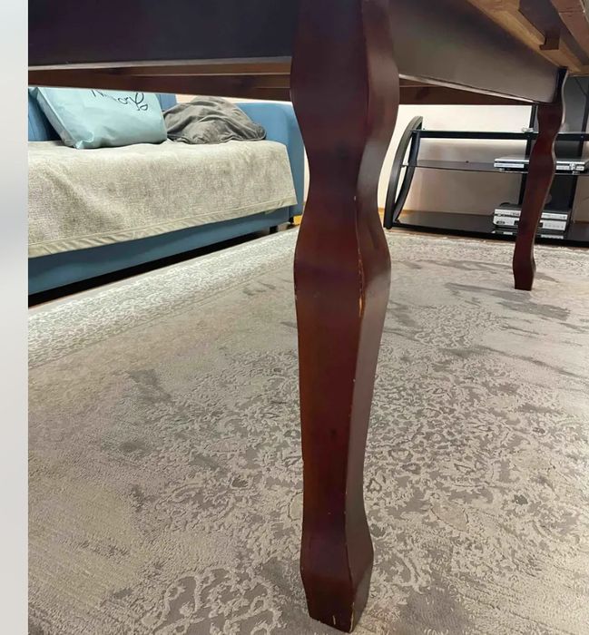 Стол для кухню . Стол для гостей