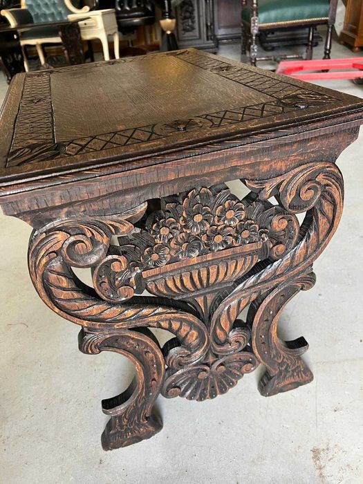 Masa de cafea,foarte veche!