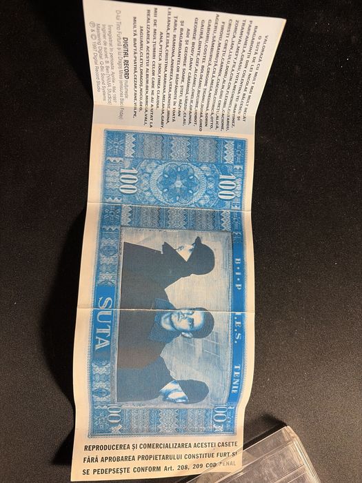 Casetă Paraziții Suta
