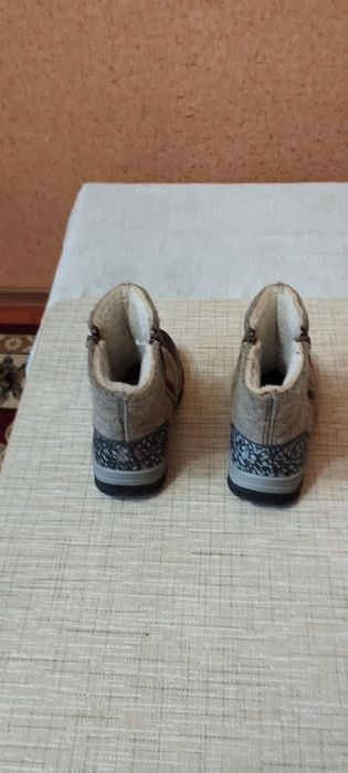 Продам зимние сапоги детские