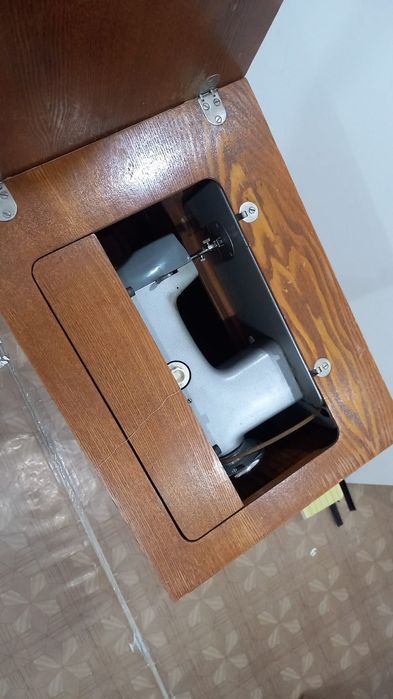 Продаётся швейная машина